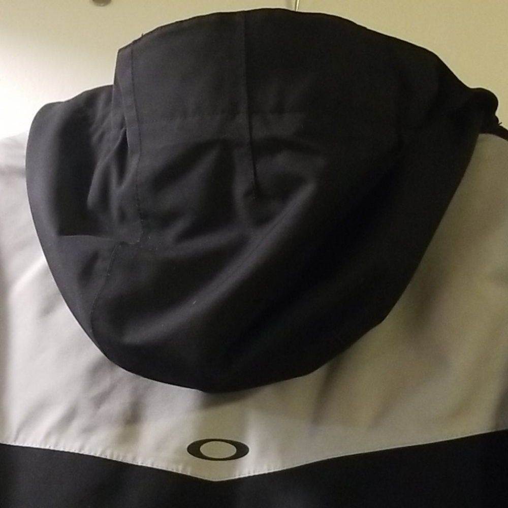Oakley snow jacket - Picture 5 of 8